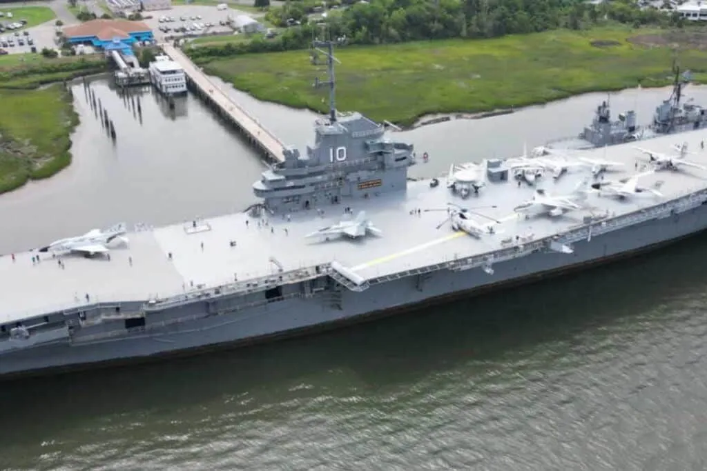Verrassende wending: Chinees vliegdekschip gespot in Guangzhou